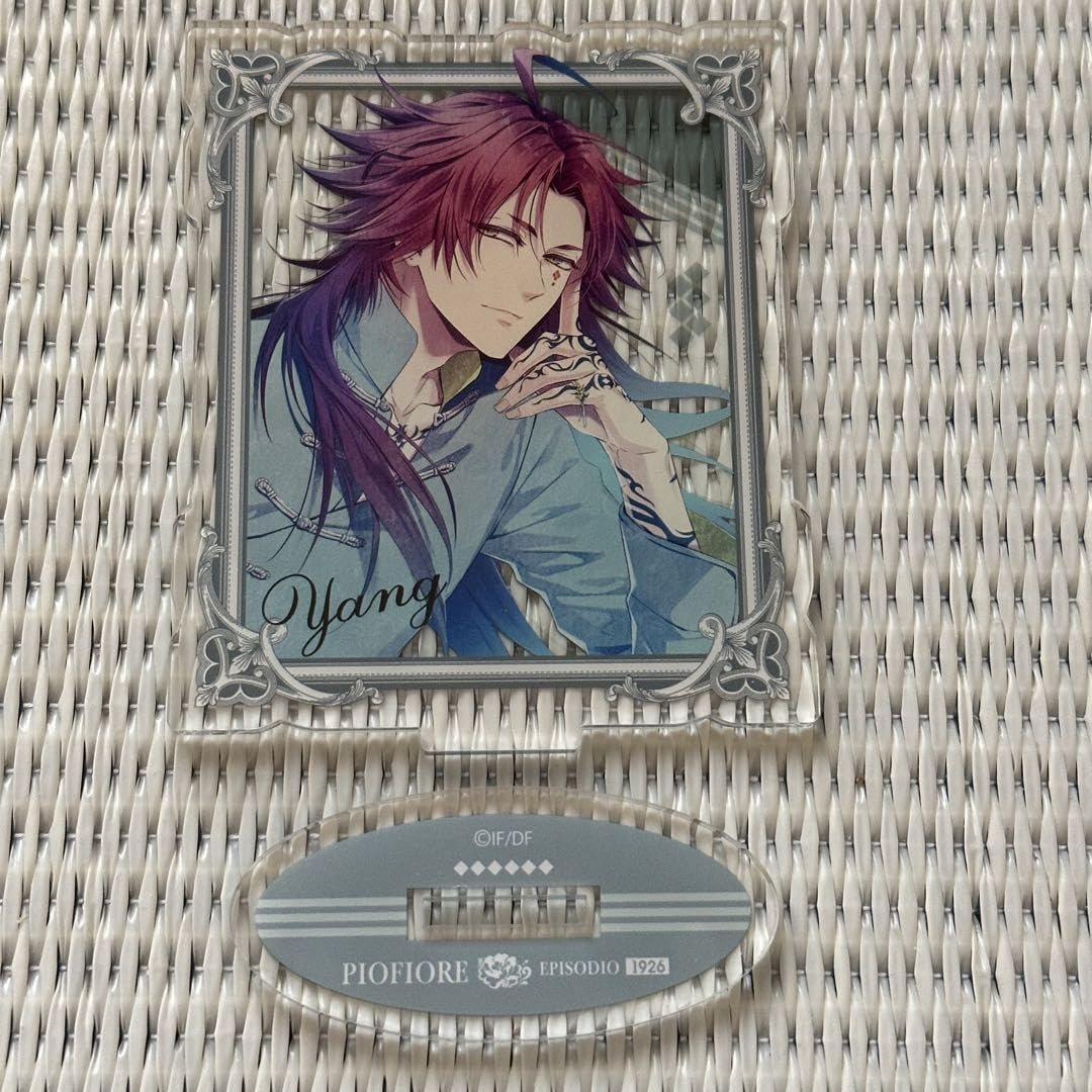 Amazon.co.jp: ピオフィオーレの晩鐘 楊 アクリルスタンド : おもちゃ